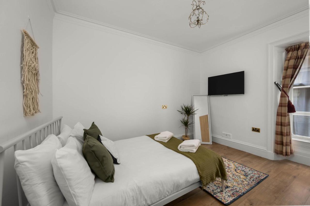 Gilmore House - 5 Bedroom Victorian Home With Hot Tub Blairgowrie and Rattray Εξωτερικό φωτογραφία